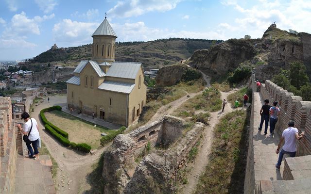 Тбилиси. Крепость Нарикала. Церковь Святого Георгия.
