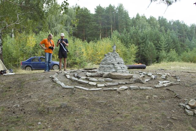 Памятник кыштымскому существу карлику Алешеньке